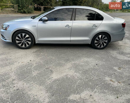 Серый Фольксваген Джетта, объемом двигателя 1.39 л и пробегом 130 тыс. км за 12500 $, фото 4 на Automoto.ua