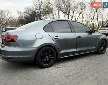 Серый Фольксваген Джетта, объемом двигателя 1.8 л и пробегом 237 тыс. км за 10300 $, фото 4 на Automoto.ua