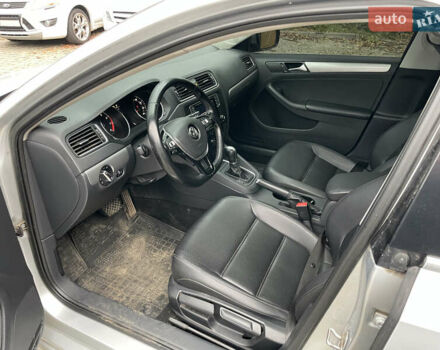 Серый Фольксваген Джетта, объемом двигателя 1.4 л и пробегом 166 тыс. км за 9500 $, фото 4 на Automoto.ua