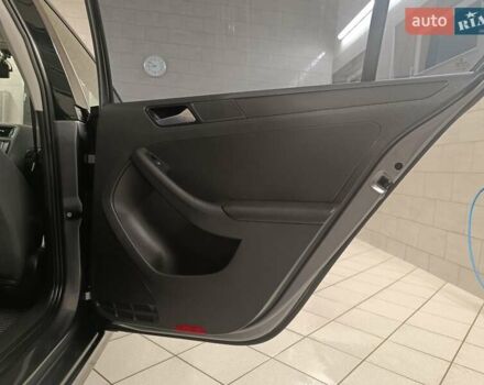 Серый Фольксваген Джетта, объемом двигателя 1.39 л и пробегом 165 тыс. км за 11200 $, фото 20 на Automoto.ua