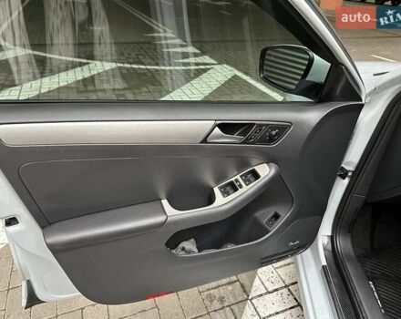 Сірий Фольксваген Джетта, об'ємом двигуна 1.4 л та пробігом 194 тис. км за 10990 $, фото 7 на Automoto.ua