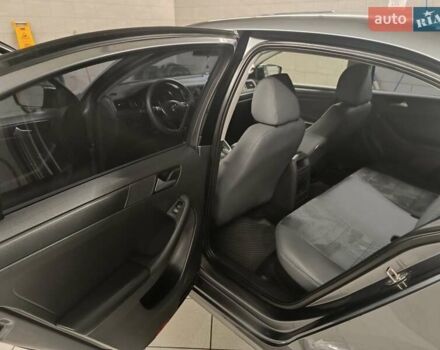 Серый Фольксваген Джетта, объемом двигателя 1.39 л и пробегом 165 тыс. км за 11200 $, фото 15 на Automoto.ua