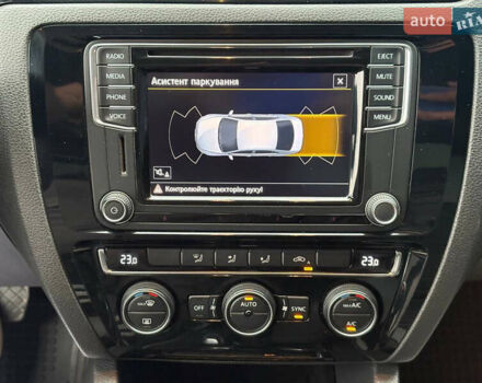 Серый Фольксваген Джетта, объемом двигателя 1.6 л и пробегом 190 тыс. км за 12500 $, фото 15 на Automoto.ua