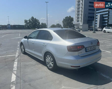 Сірий Фольксваген Джетта, об'ємом двигуна 1.6 л та пробігом 130 тис. км за 14999 $, фото 4 на Automoto.ua