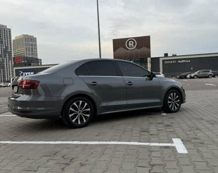 Сірий Фольксваген Джетта, об'ємом двигуна 1.39 л та пробігом 127 тис. км за 11000 $, фото 4 на Automoto.ua