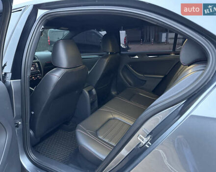 Серый Фольксваген Джетта, объемом двигателя 2 л и пробегом 188 тыс. км за 14500 $, фото 28 на Automoto.ua