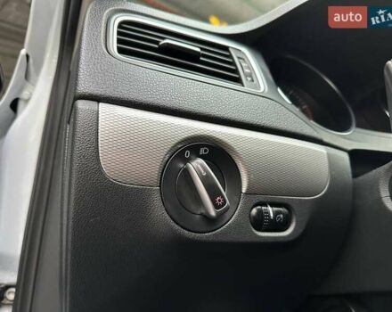 Сірий Фольксваген Джетта, об'ємом двигуна 1.4 л та пробігом 194 тис. км за 10990 $, фото 13 на Automoto.ua