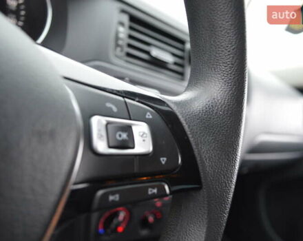 Серый Фольксваген Джетта, объемом двигателя 1.4 л и пробегом 110 тыс. км за 12800 $, фото 23 на Automoto.ua