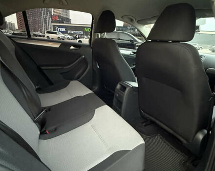 Сірий Фольксваген Джетта, об'ємом двигуна 1.39 л та пробігом 127 тис. км за 11000 $, фото 16 на Automoto.ua