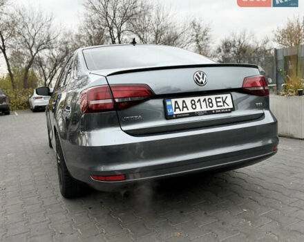 Серый Фольксваген Джетта, объемом двигателя 1.8 л и пробегом 237 тыс. км за 10300 $, фото 5 на Automoto.ua