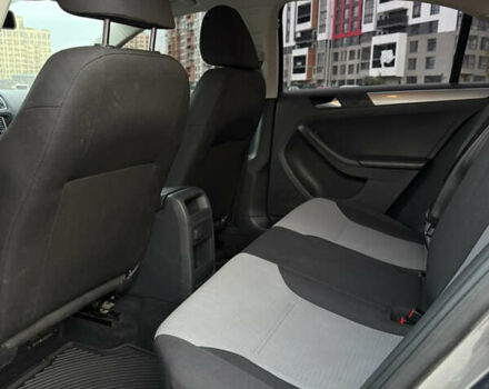 Сірий Фольксваген Джетта, об'ємом двигуна 1.39 л та пробігом 127 тис. км за 11000 $, фото 14 на Automoto.ua