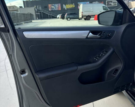 Фольксваген Джетта 2016 у Києві на Automoto.ua Сірий Фольксваген Джетта, об'ємом двигуна 1.4 л та пробігом 150 тис. км за 10000 $, фото 5 на Automoto.ua