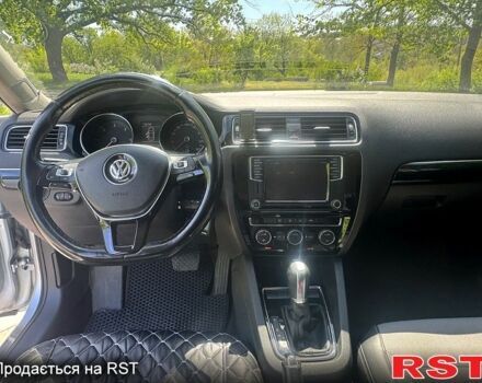 Серый Фольксваген Джетта, объемом двигателя 1.6 л и пробегом 138 тыс. км за 13500 $, фото 9 на Automoto.ua