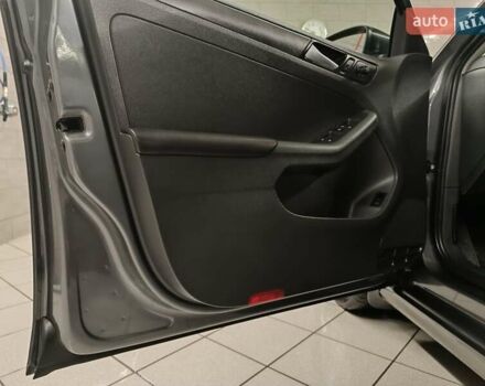 Серый Фольксваген Джетта, объемом двигателя 1.39 л и пробегом 165 тыс. км за 11200 $, фото 2 на Automoto.ua