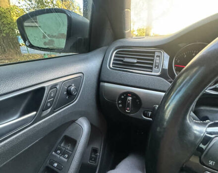 Серый Фольксваген Джетта, объемом двигателя 1.8 л и пробегом 119 тыс. км за 12000 $, фото 13 на Automoto.ua