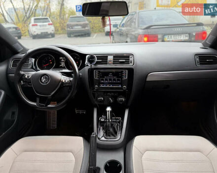 Серый Фольксваген Джетта, объемом двигателя 1.8 л и пробегом 237 тыс. км за 10300 $, фото 20 на Automoto.ua