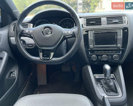 Серый Фольксваген Джетта, объемом двигателя 1.39 л и пробегом 130 тыс. км за 12500 $, фото 12 на Automoto.ua