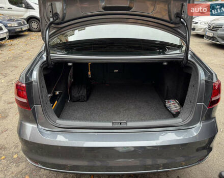 Серый Фольксваген Джетта, объемом двигателя 1.6 л и пробегом 213 тыс. км за 9700 $, фото 11 на Automoto.ua