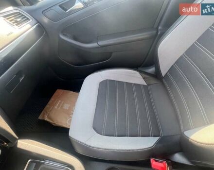 Серый Фольксваген Джетта, объемом двигателя 1.6 л и пробегом 230 тыс. км за 12278 $, фото 18 на Automoto.ua