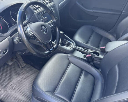 Сірий Фольксваген Джетта, об'ємом двигуна 1.39 л та пробігом 148 тис. км за 11000 $, фото 6 на Automoto.ua