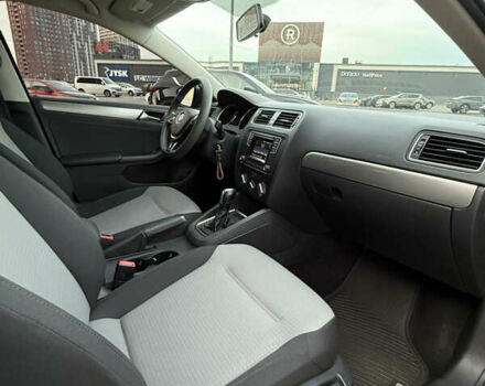 Сірий Фольксваген Джетта, об'ємом двигуна 1.39 л та пробігом 127 тис. км за 11000 $, фото 13 на Automoto.ua