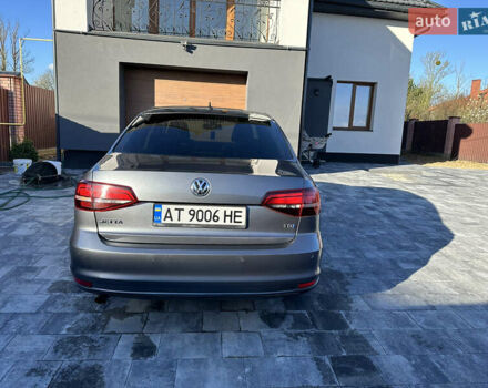 Серый Фольксваген Джетта, объемом двигателя 1.6 л и пробегом 106 тыс. км за 13800 $, фото 4 на Automoto.ua