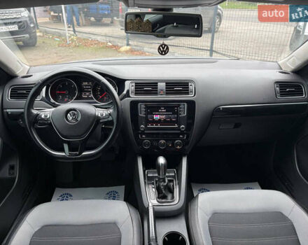 Серый Фольксваген Джетта, объемом двигателя 1.6 л и пробегом 190 тыс. км за 12500 $, фото 17 на Automoto.ua