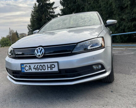 Серый Фольксваген Джетта, объемом двигателя 1.39 л и пробегом 130 тыс. км за 12500 $, фото 2 на Automoto.ua