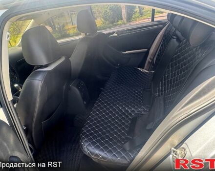 Серый Фольксваген Джетта, объемом двигателя 1.6 л и пробегом 138 тыс. км за 13500 $, фото 8 на Automoto.ua