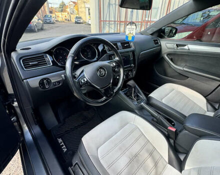 Серый Фольксваген Джетта, объемом двигателя 1.8 л и пробегом 119 тыс. км за 12000 $, фото 8 на Automoto.ua