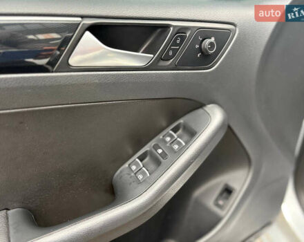 Серый Фольксваген Джетта, объемом двигателя 1.6 л и пробегом 190 тыс. км за 12500 $, фото 10 на Automoto.ua