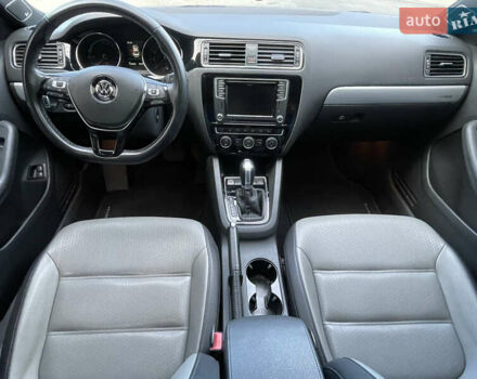 Серый Фольксваген Джетта, объемом двигателя 1.39 л и пробегом 130 тыс. км за 12500 $, фото 10 на Automoto.ua