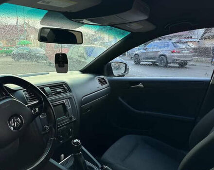 Серый Фольксваген Джетта, объемом двигателя 1.4 л и пробегом 98 тыс. км за 10500 $, фото 2 на Automoto.ua