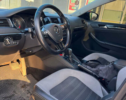 Серый Фольксваген Джетта, объемом двигателя 1.6 л и пробегом 151 тыс. км за 11700 $, фото 9 на Automoto.ua