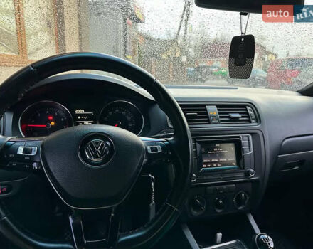 Серый Фольксваген Джетта, объемом двигателя 1.4 л и пробегом 98 тыс. км за 10500 $, фото 1 на Automoto.ua