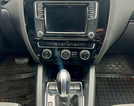 Серый Фольксваген Джетта, объемом двигателя 1.6 л и пробегом 224 тыс. км за 11500 $, фото 8 на Automoto.ua