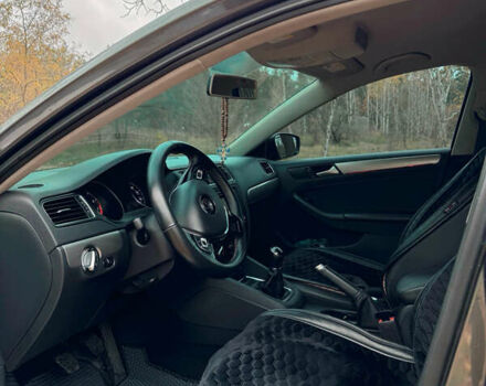 Фольксваген Джетта 2017 в Кременчуге на Automoto.ua Серый Фольксваген Джетта, объемом двигателя 1.4 л и пробегом 92 тыс. км за 13100 $, фото 12 на Automoto.ua