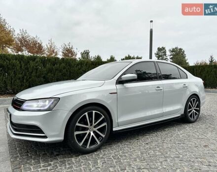 Сірий Фольксваген Джетта, об'ємом двигуна 1.4 л та пробігом 140 тис. км за 12000 $, фото 3 на Automoto.ua