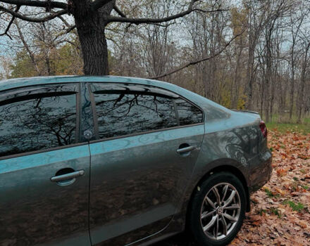 Фольксваген Джетта 2017 в Кременчуге на Automoto.ua Серый Фольксваген Джетта, объемом двигателя 1.4 л и пробегом 92 тыс. км за 13100 $, фото 4 на Automoto.ua