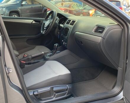 Серый Фольксваген Джетта, объемом двигателя 1.4 л и пробегом 163 тыс. км за 10490 $, фото 17 на Automoto.ua