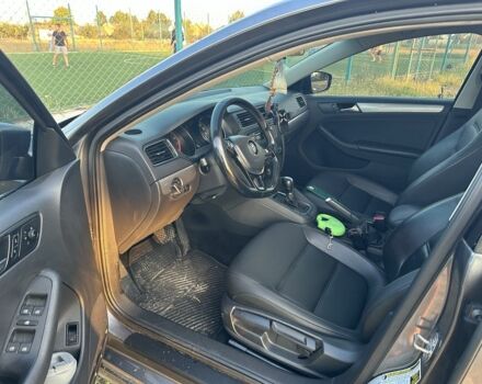 Сірий Фольксваген Джетта, об'ємом двигуна 1.4 л та пробігом 149 тис. км за 11500 $, фото 3 на Automoto.ua