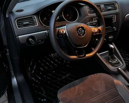 Серый Фольксваген Джетта, объемом двигателя 1.4 л и пробегом 88 тыс. км за 11000 $, фото 2 на Automoto.ua