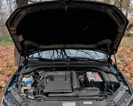 Фольксваген Джетта 2017 в Кременчуге на Automoto.ua Серый Фольксваген Джетта, объемом двигателя 1.4 л и пробегом 92 тыс. км за 13100 $, фото 18 на Automoto.ua