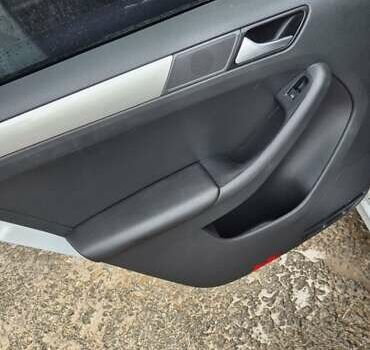 Серый Фольксваген Джетта, объемом двигателя 1.4 л и пробегом 178 тыс. км за 8500 $, фото 4 на Automoto.ua