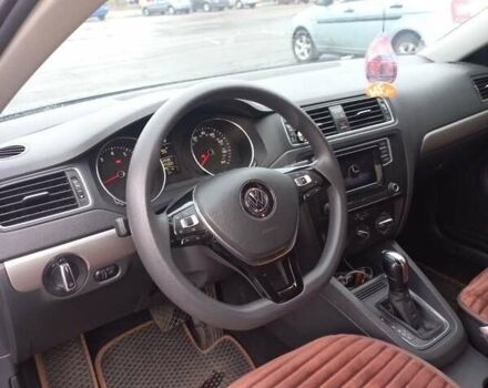 Фольксваген Джетта 2017 в Фастове на Automoto.ua Серый Фольксваген Джетта, объемом двигателя 1.4 л и пробегом 195 тыс. км за 11000 $, фото 3 на Automoto.ua