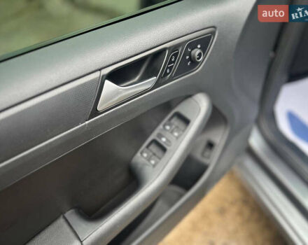 Серый Фольксваген Джетта, объемом двигателя 1.8 л и пробегом 126 тыс. км за 10900 $, фото 12 на Automoto.ua
