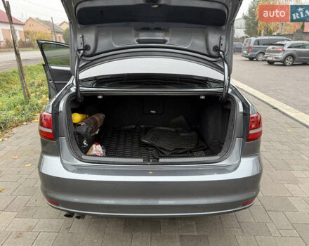 Сірий Фольксваген Джетта, об'ємом двигуна 1.39 л та пробігом 102 тис. км за 12200 $, фото 9 на Automoto.ua