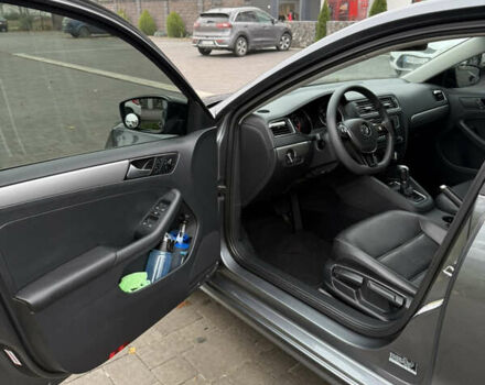 Сірий Фольксваген Джетта, об'ємом двигуна 1.39 л та пробігом 102 тис. км за 12200 $, фото 6 на Automoto.ua