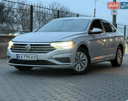 Серый Фольксваген Джетта, объемом двигателя 1.4 л и пробегом 143 тыс. км за 14800 $, фото 2 на Automoto.ua