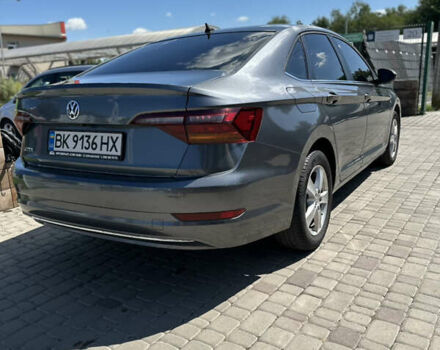 Сірий Фольксваген Джетта, об'ємом двигуна 1.4 л та пробігом 106 тис. км за 13500 $, фото 3 на Automoto.ua
